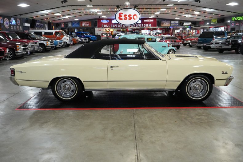 Chevrolet-Other-1967-Yellow-Black-19