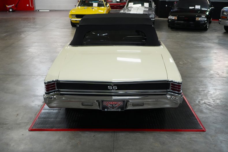 Chevrolet-Other-1967-Yellow-Black-24