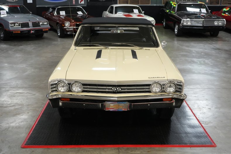 Chevrolet-Other-1967-Yellow-Black-28