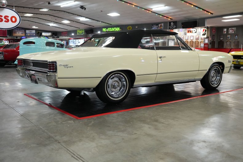 Chevrolet-Other-1967-Yellow-Black-3