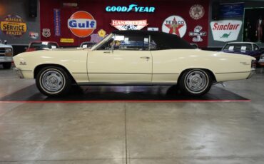 Chevrolet-Other-1967-Yellow-Black-30
