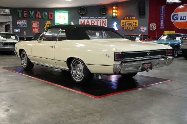 Chevrolet-Other-1967-Yellow-Black-31