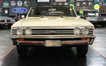 Chevrolet-Other-1967-Yellow-Black-32