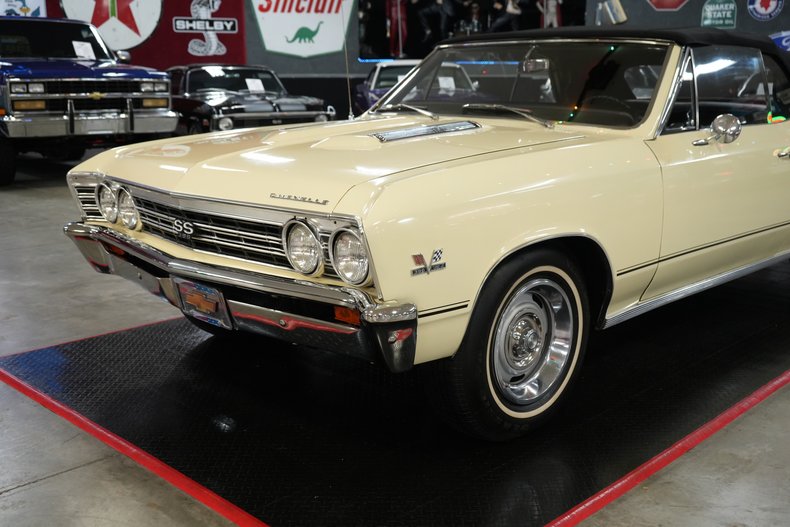 Chevrolet-Other-1967-Yellow-Black-33