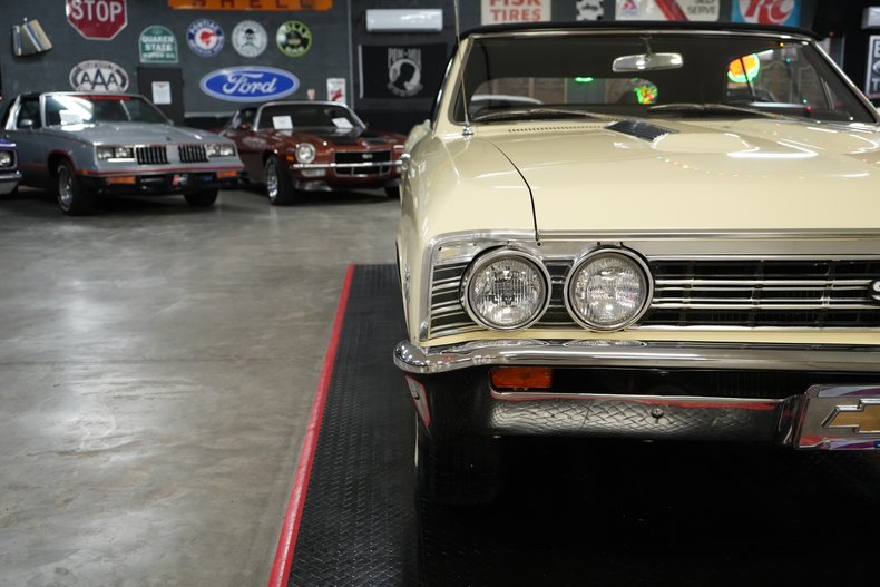 Chevrolet-Other-1967-Yellow-Black-35