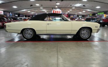 Chevrolet-Other-1967-Yellow-Black-4