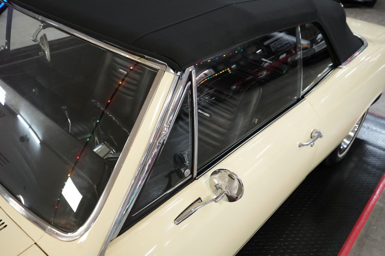 Chevrolet-Other-1967-Yellow-Black-43