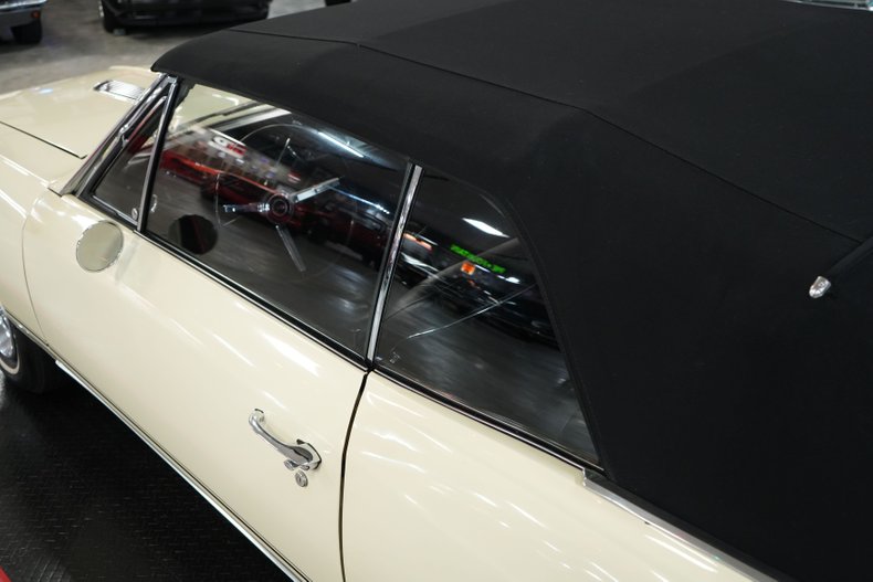 Chevrolet-Other-1967-Yellow-Black-44
