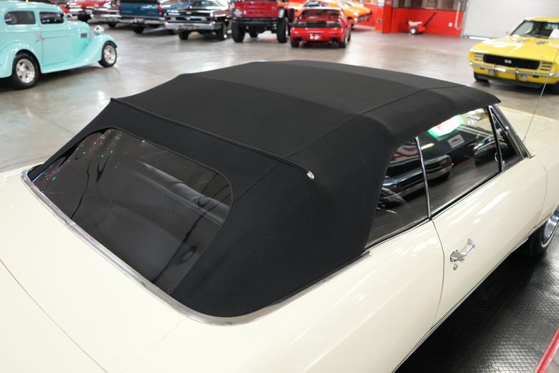 Chevrolet-Other-1967-Yellow-Black-46