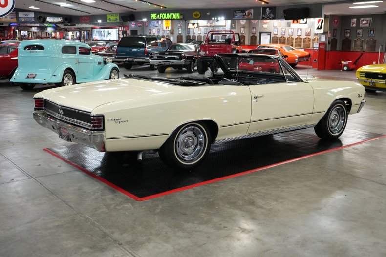 Chevrolet-Other-1967-Yellow-Black-8