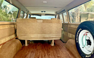 Chevrolet-Other-1986-Extended-Passenger-Van-1