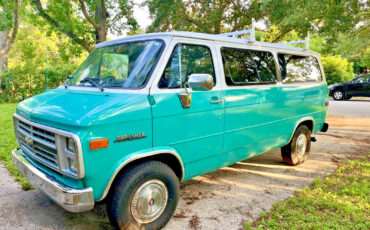 Chevrolet-Other-1986-Extended-Passenger-Van-2