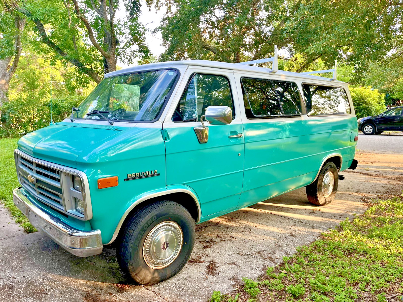 Chevrolet-Other-1986-Extended-Passenger-Van-2