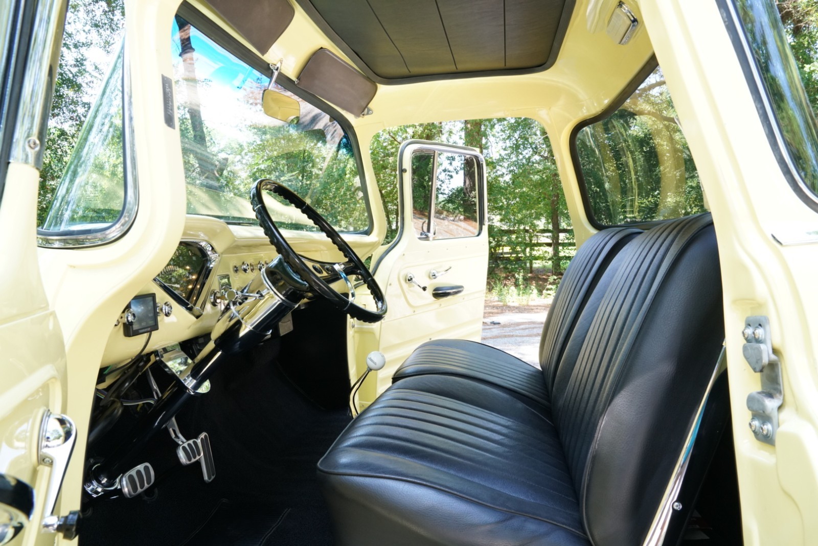 Chevrolet-Other-Pickups-1957-11