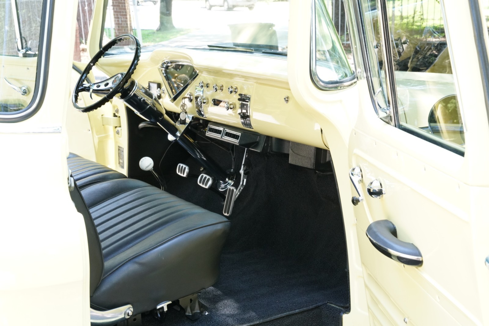 Chevrolet-Other-Pickups-1957-13