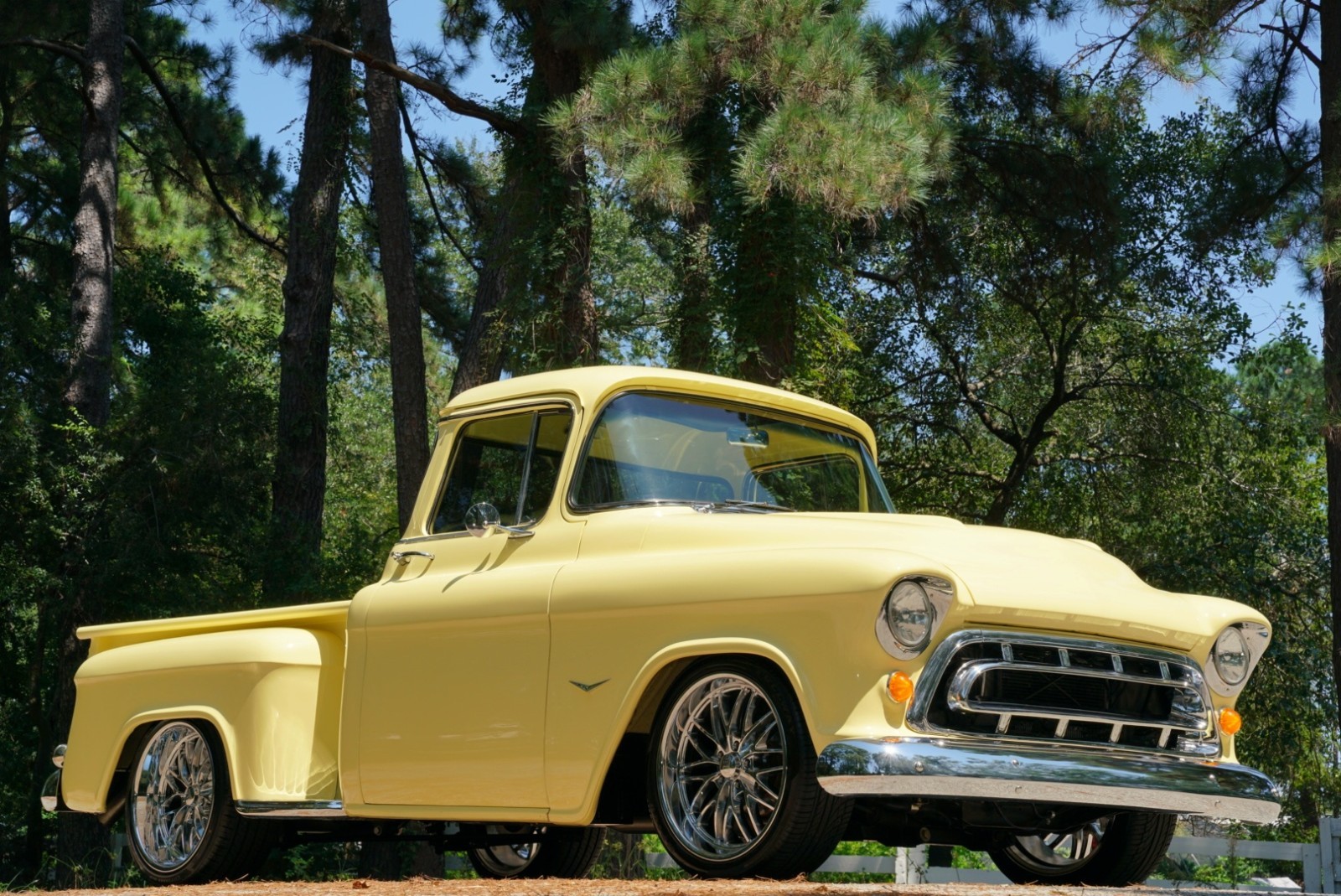 Chevrolet-Other-Pickups-1957