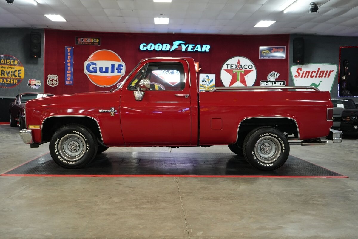 Chevrolet-Other-Pickups-1985-Truck-19