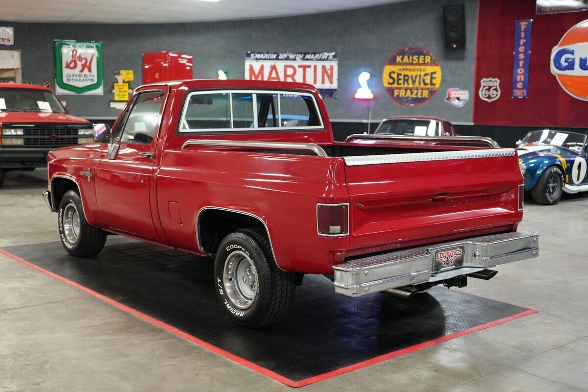 Chevrolet-Other-Pickups-1985-Truck-3