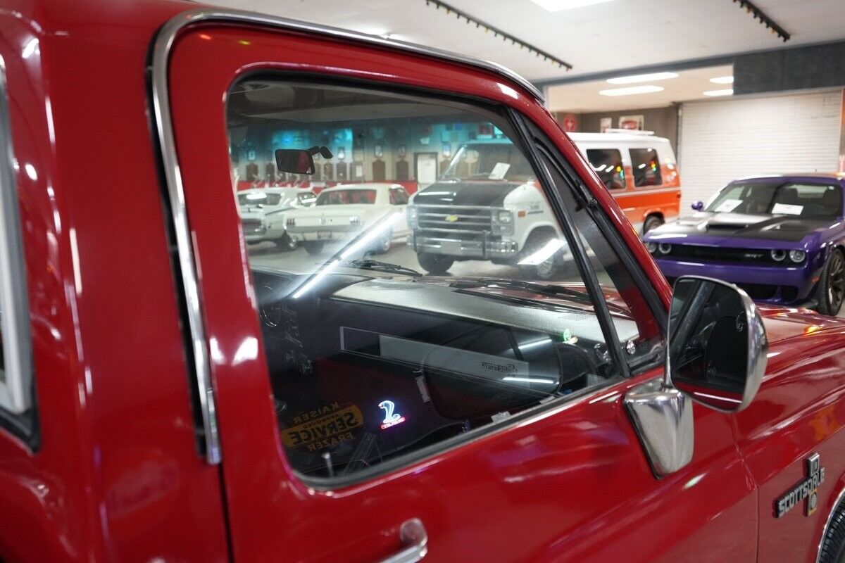 Chevrolet-Other-Pickups-1985-Truck-35