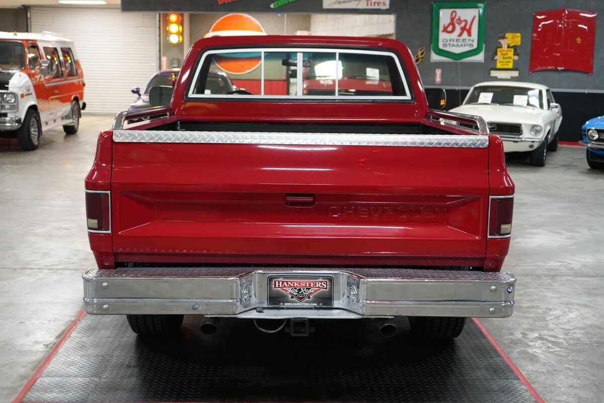 Chevrolet-Other-Pickups-1985-Truck-4