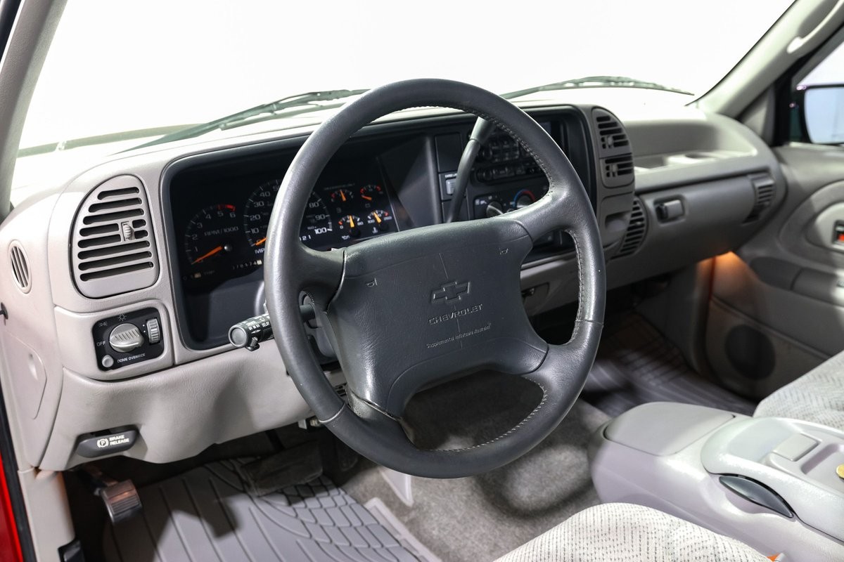 Chevrolet-Other-Pickups-1996-Pickup-Truck-16