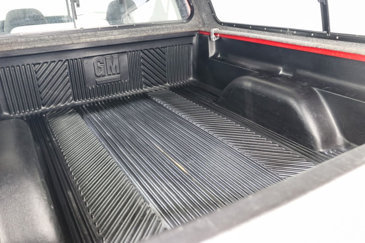 Chevrolet-Other-Pickups-1996-Pickup-Truck-23