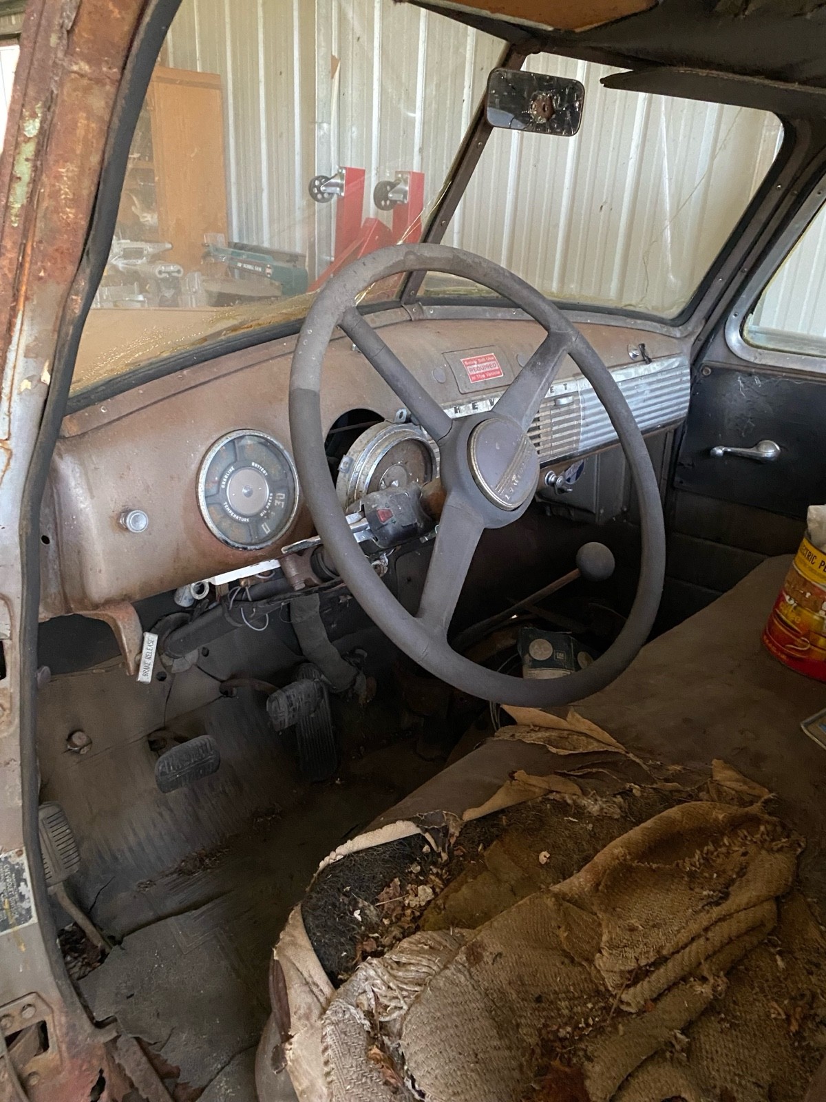 Chevrolet-Pickup-1948-12