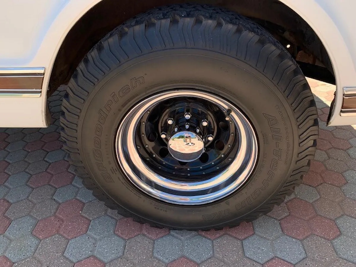 Chevrolet-Pickup-1971-White-Black-And-White-10