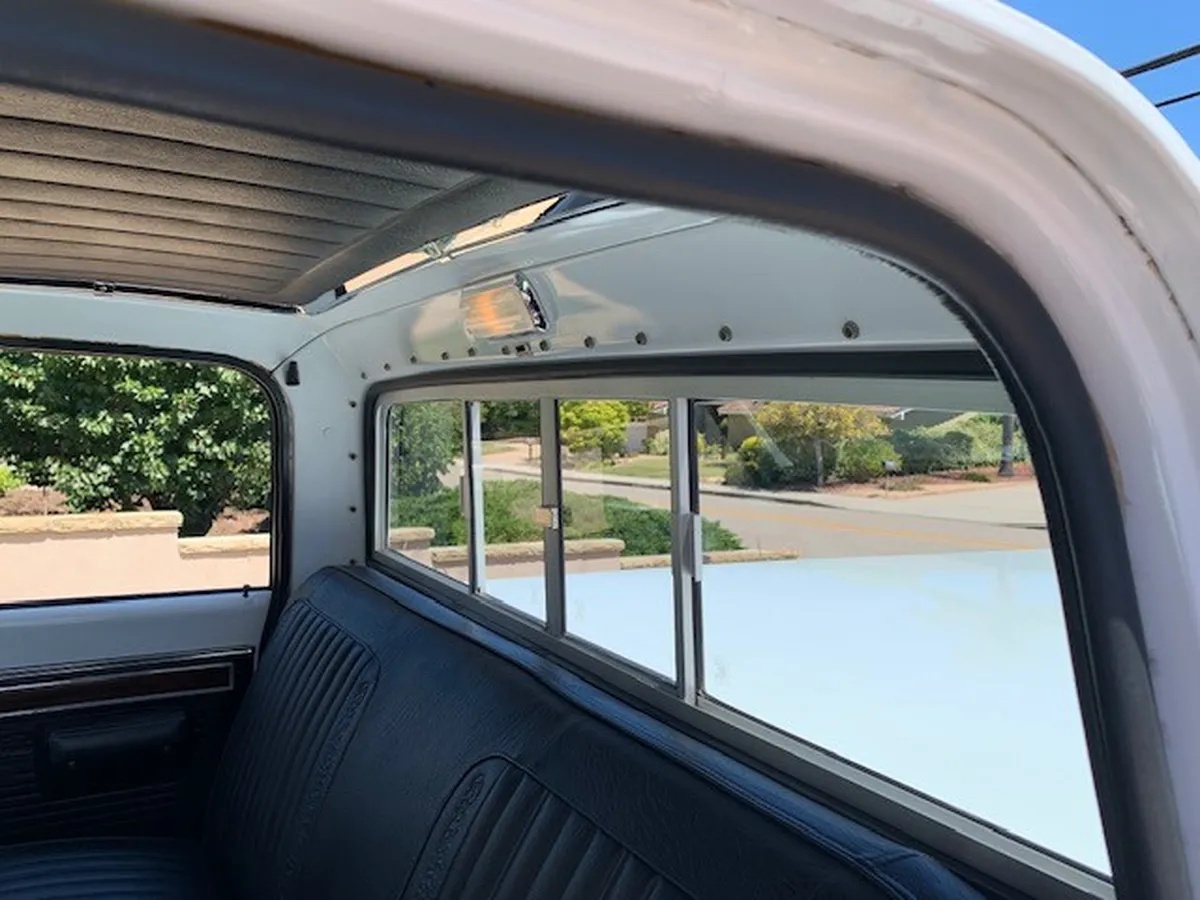 Chevrolet-Pickup-1971-White-Black-And-White-13