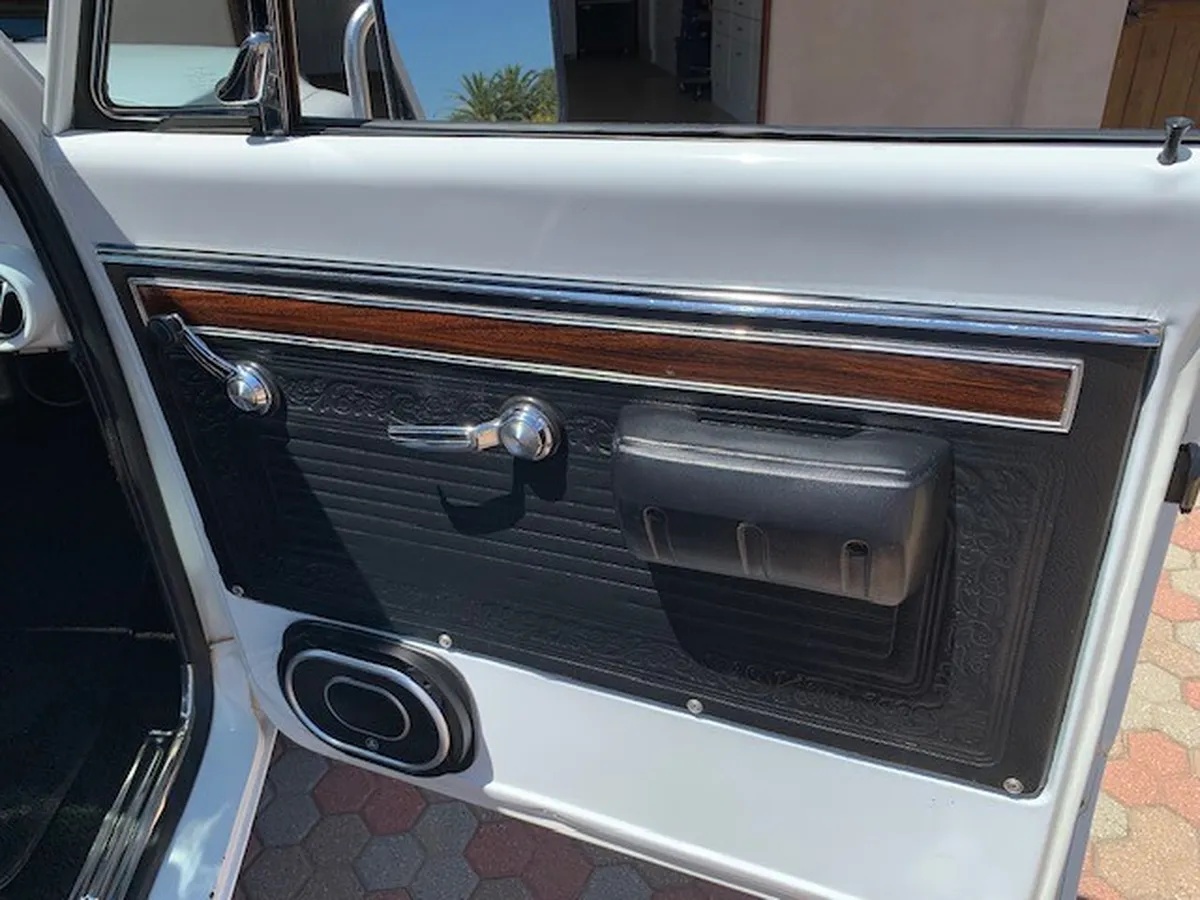 Chevrolet-Pickup-1971-White-Black-And-White-15