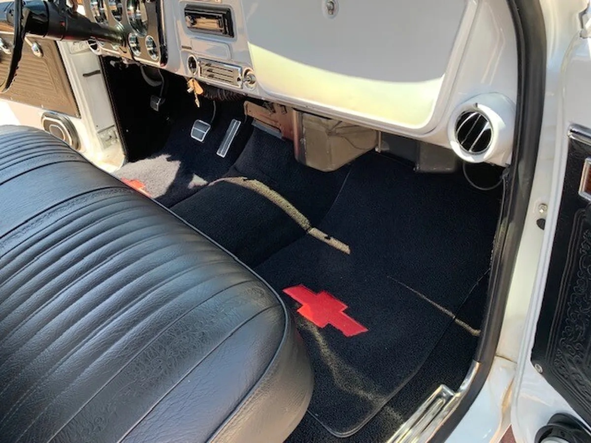 Chevrolet-Pickup-1971-White-Black-And-White-18