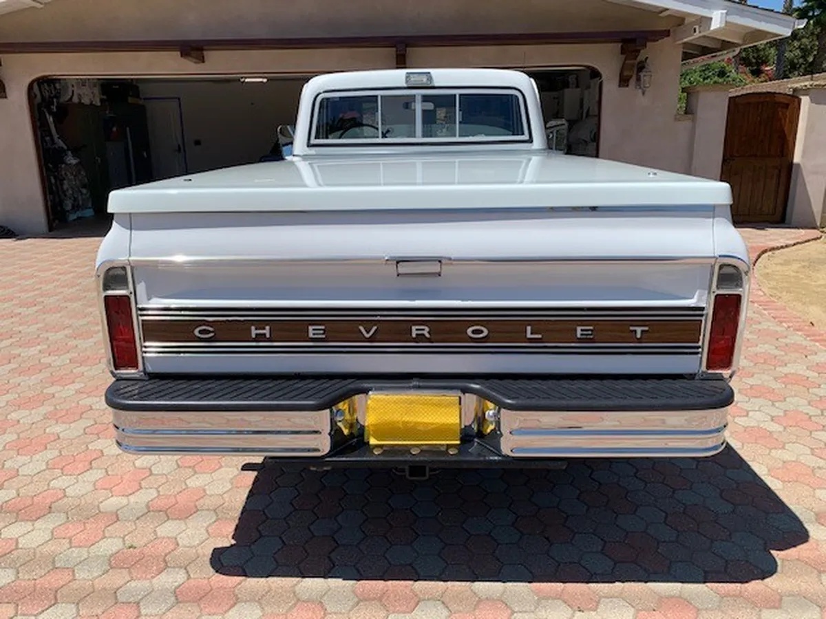 Chevrolet-Pickup-1971-White-Black-And-White-6