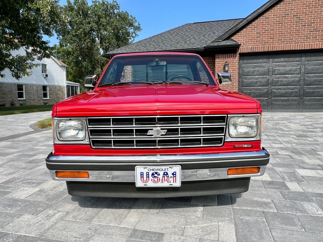 Chevrolet-S-10-1988-Pickup-Truck-1