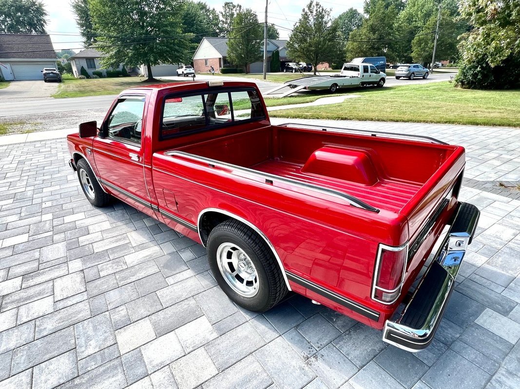 Chevrolet-S-10-1988-Pickup-Truck-12