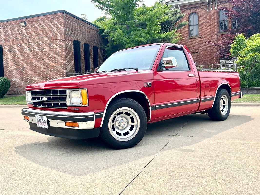 Chevrolet-S-10-1988-Pickup-Truck-13
