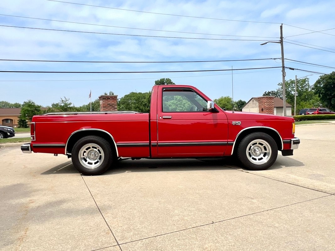 Chevrolet-S-10-1988-Pickup-Truck-14