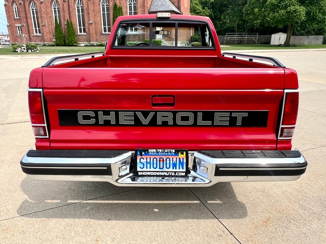 Chevrolet-S-10-1988-Pickup-Truck-16