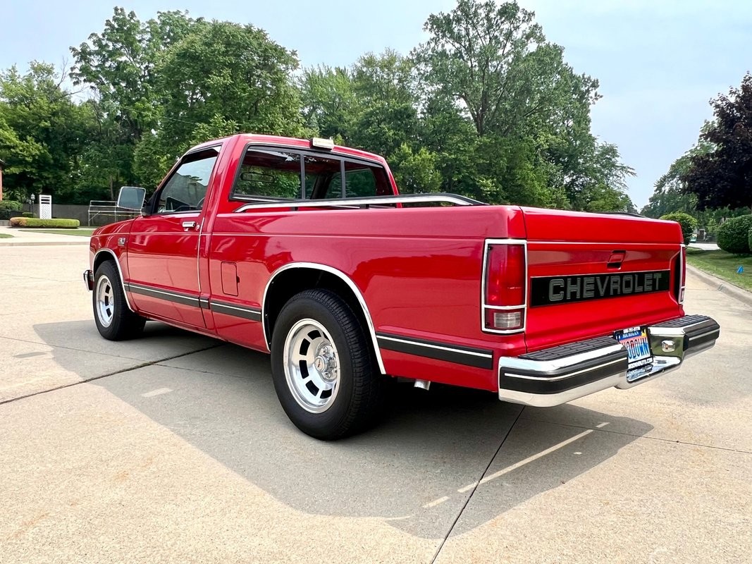 Chevrolet-S-10-1988-Pickup-Truck-17