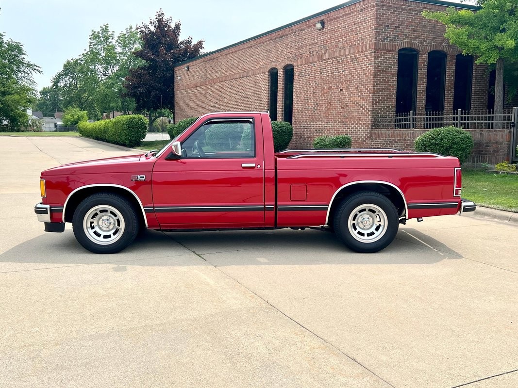 Chevrolet-S-10-1988-Pickup-Truck-18