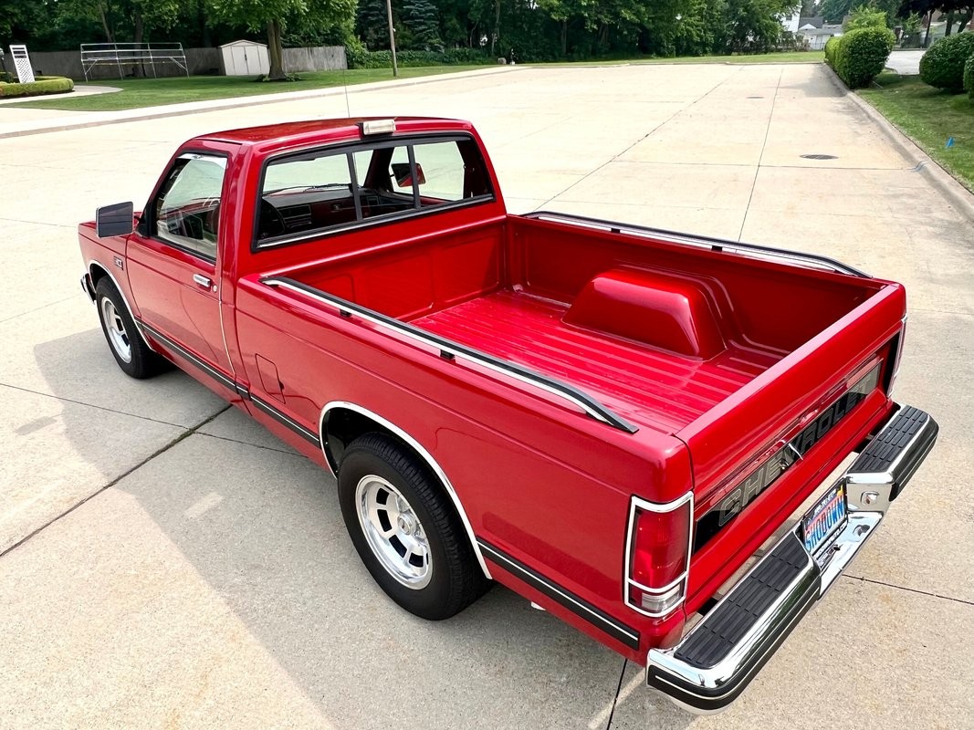 Chevrolet-S-10-1988-Pickup-Truck-23