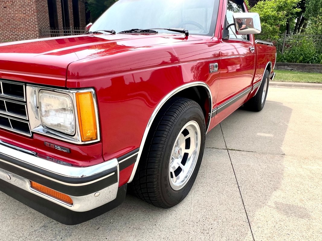 Chevrolet-S-10-1988-Pickup-Truck-24