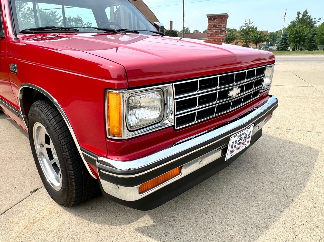 Chevrolet-S-10-1988-Pickup-Truck-26