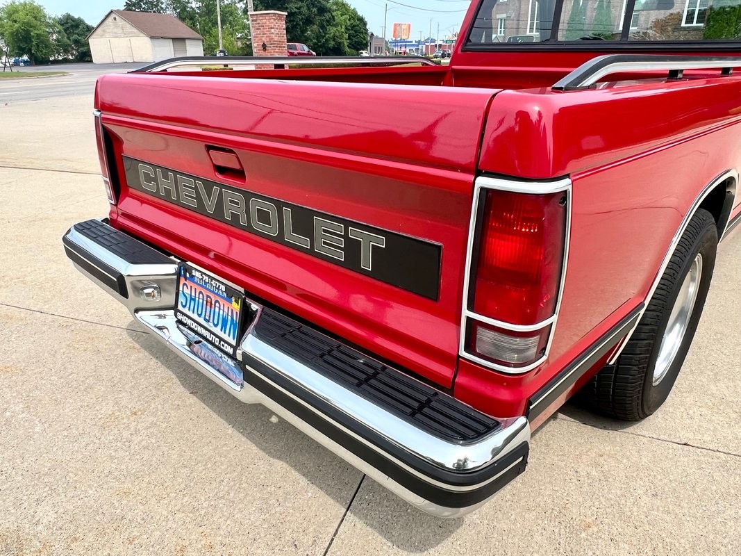 Chevrolet-S-10-1988-Pickup-Truck-29
