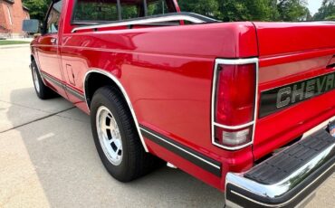 Chevrolet-S-10-1988-Pickup-Truck-31