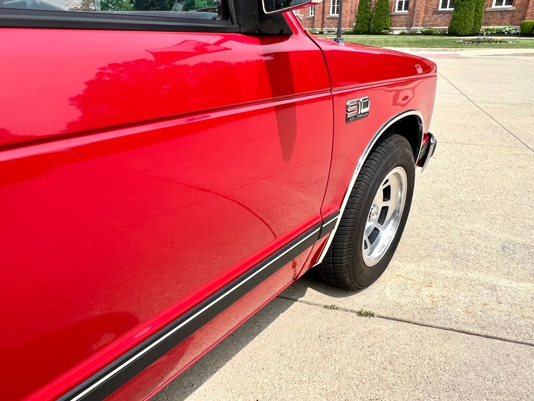 Chevrolet-S-10-1988-Pickup-Truck-36
