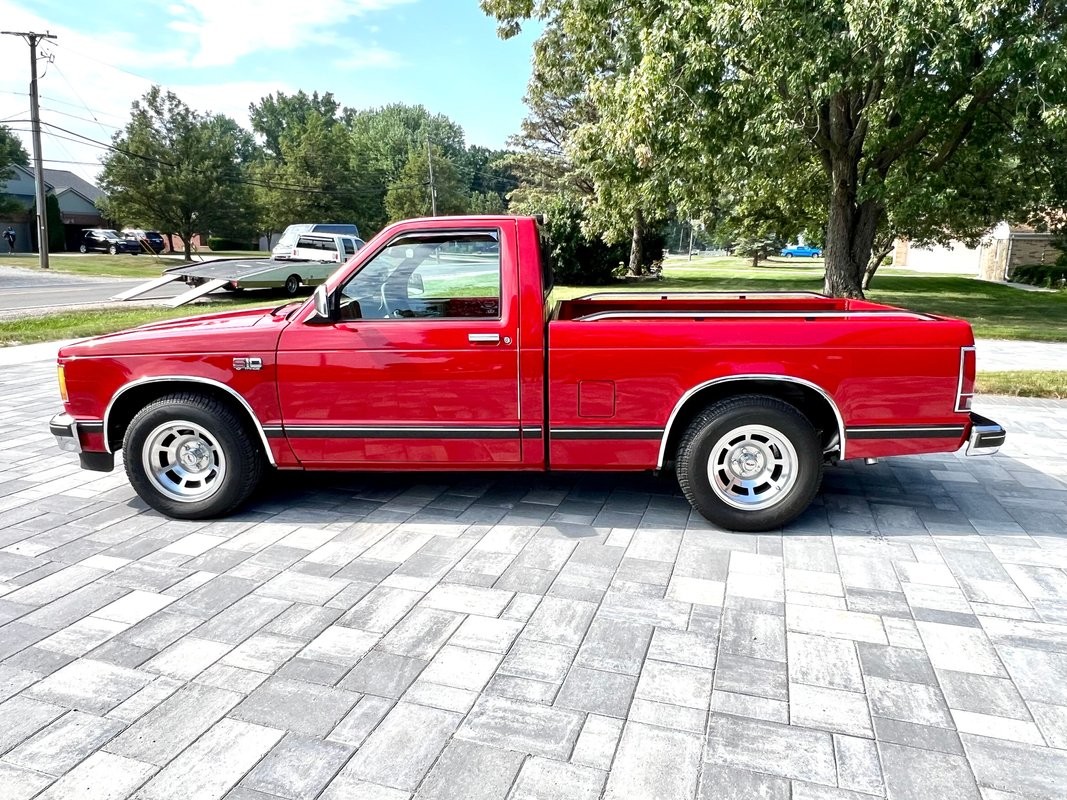 Chevrolet-S-10-1988-Pickup-Truck-8
