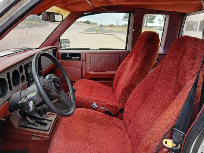 Chevrolet-S10-1984-White-3