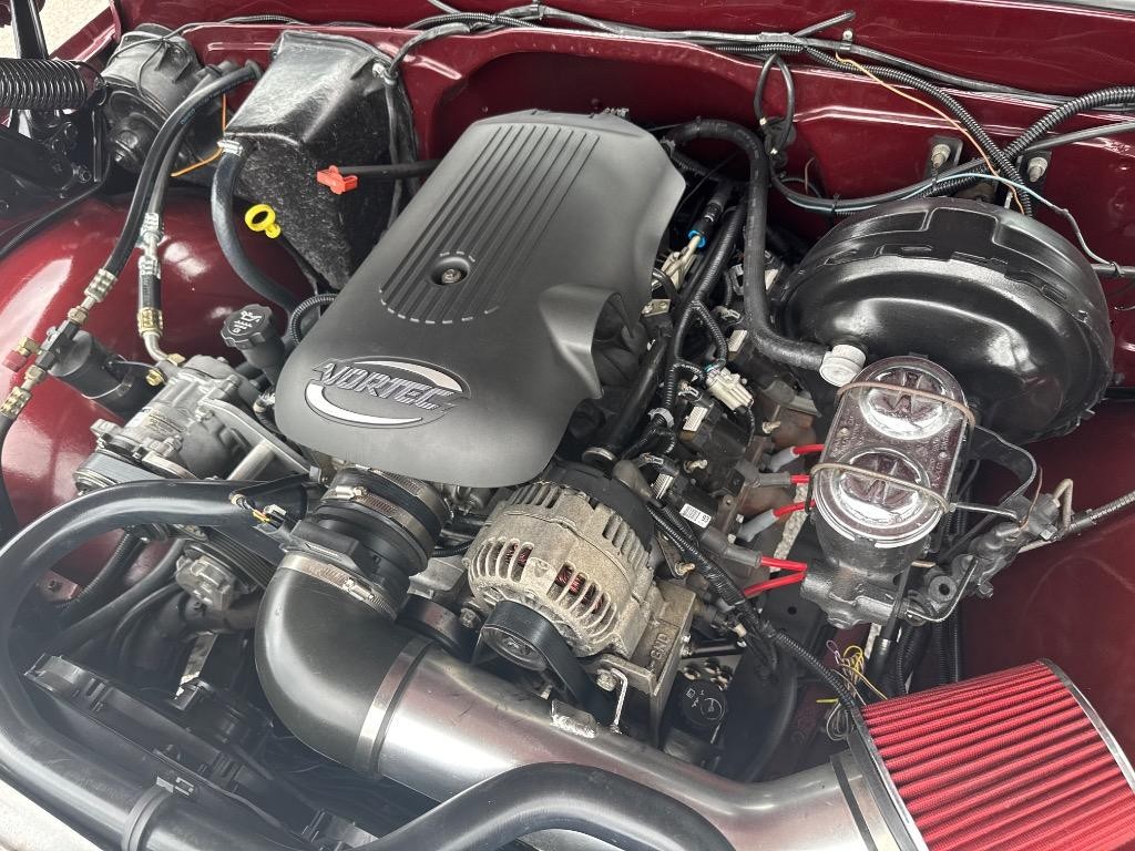 Chevrolet-SUBURBAN-4x4-Built-LS-4l60-vintage-air-high-end-b-1972-14