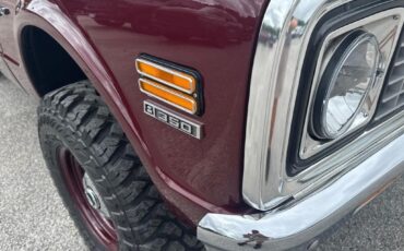 Chevrolet-SUBURBAN-4x4-Built-LS-4l60-vintage-air-high-end-b-1972-17