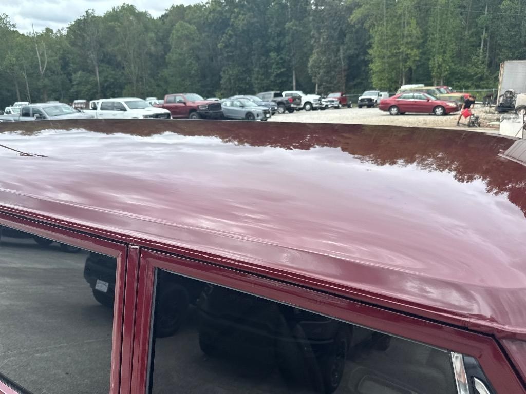 Chevrolet-SUBURBAN-4x4-Built-LS-4l60-vintage-air-high-end-b-1972-24
